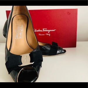 Salvatore Ferragamo Vara Ribes open toe